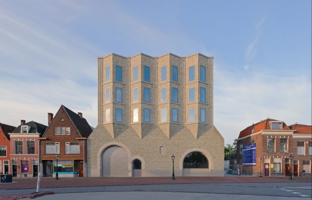 Koning heropent Museum De Lakenhal