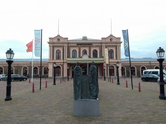 Plafond Spoorwegmuseum komt naar beneden